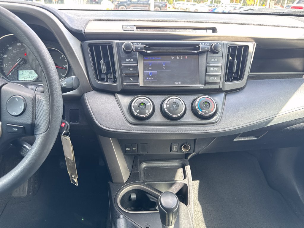 Used 2016 Toyota RAV4 LE FWD image 18