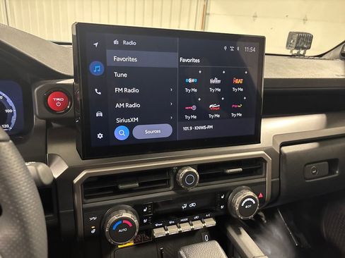 Used 2025 Toyota 4Runner Limited image 20