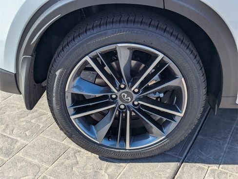 Certified 2025 INFINITI QX55 Essential image 9