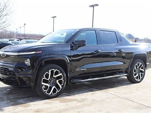 New 2024 Chevrolet Silverado EV RST image 2