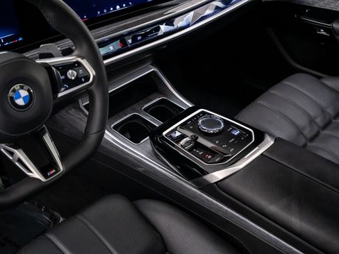 Certified 2023 BMW 760i xDrive w/ Executive Package AWD/4WD image 13