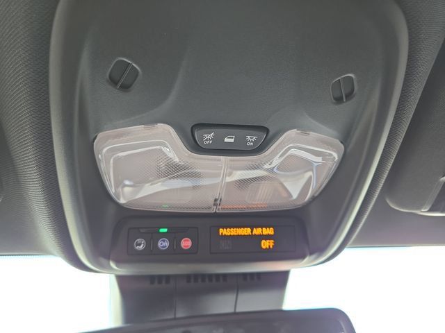 Used 2025 GMC Canyon AT4 w/ Nightfall Edition AWD/4WD image 33