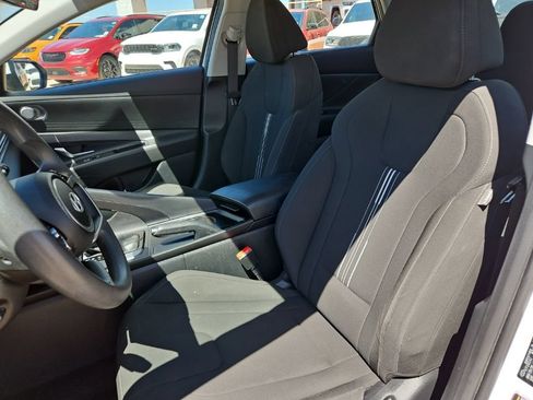 Used 2024 Hyundai Elantra SEL FWD image 18
