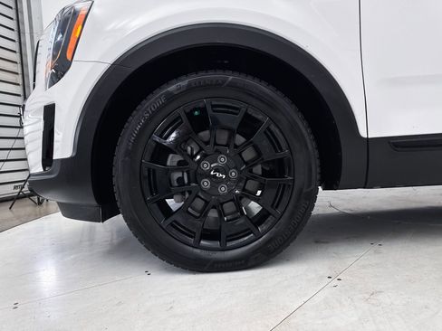 Used 2022 Kia Telluride SX w/ Nightfall Edition Package image 17