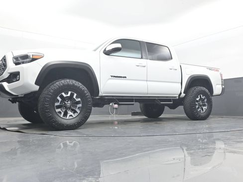 Used 2023 Toyota Tacoma TRD Off-Road AWD/4WD image 26
