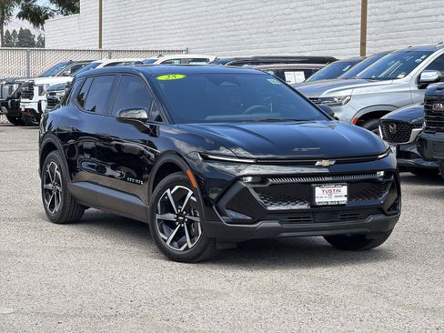 Used 2025 Chevrolet Equinox EV LT FWD image 1