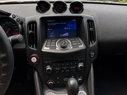 Used 2016 Nissan 370Z NISMO RWD image 11