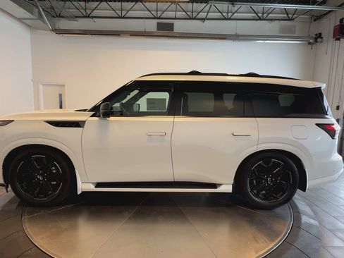 New 2026 INFINITI QX80 4WD image 5