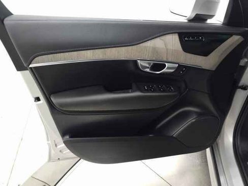 Used 2024 Volvo XC90 B6 Ultimate w/ Protection Package Premier image 13