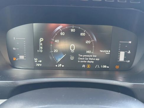 Used 2018 Volvo XC90 T5 Momentum w/ Convenience Package image 16