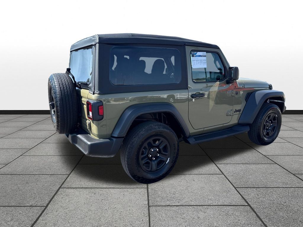 Used 2025 Jeep Wrangler Sport AWD/4WD image 5