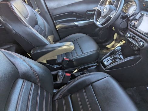 Used 2019 Nissan Kicks SR w/ SR Premium Package image 12