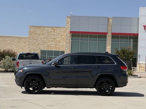 Used 2015 Jeep Grand Cherokee Altitude AWD/4WD image 3