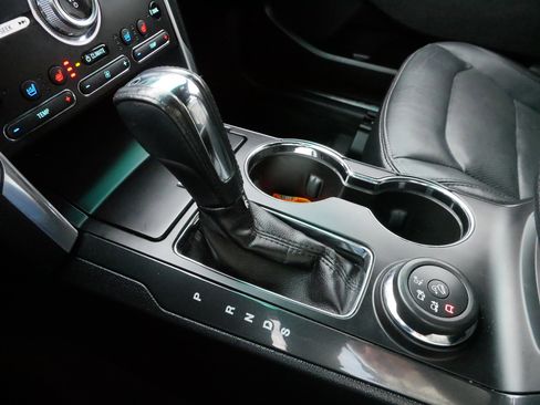 Used 2016 Ford Explorer Limited image 24