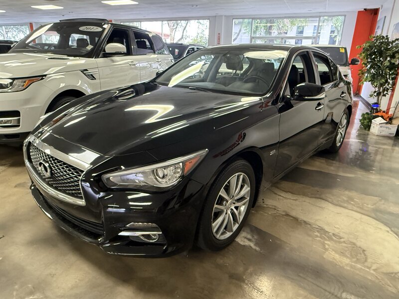 Used 2016 INFINITI Q50 Premium w/ 2.0T Premium Plus Package RWD image 3