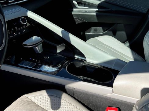 Used 2023 Hyundai Elantra Limited w/ Cargo Package image 15