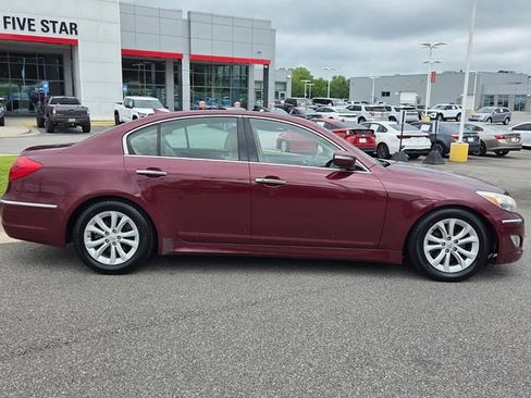 Used 2012 Hyundai Genesis 3.8 RWD image 13