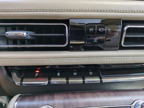 Used 2022 Lincoln Aviator Reserve w/ Equipment Group 201A RWD image 31