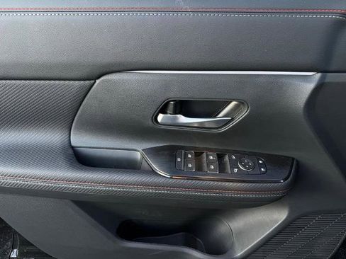 New 2026 Nissan Kicks SR image 19
