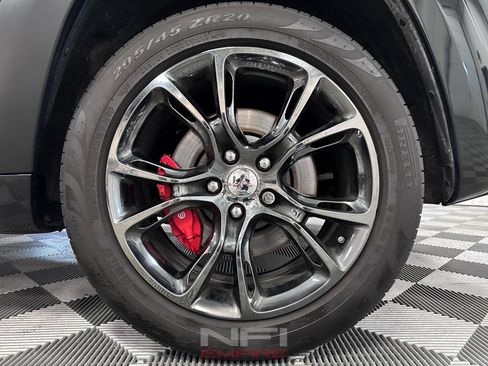 Used 2016 Jeep Grand Cherokee SRT AWD/4WD image 22