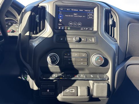 Used 2026 Chevrolet Silverado 2500 Custom w/ Custom Value Package image 27