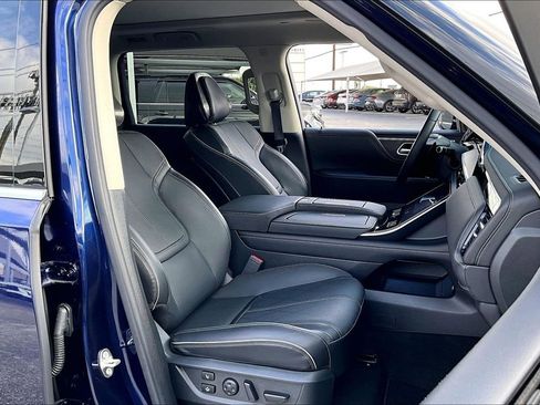 Certified 2025 INFINITI QX80 Sensory image 12