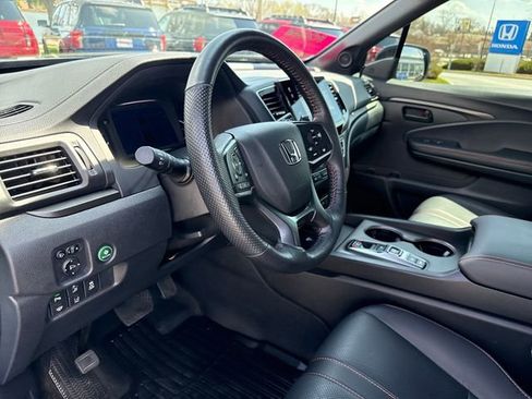 Used 2025 Honda Passport TrailSport image 15
