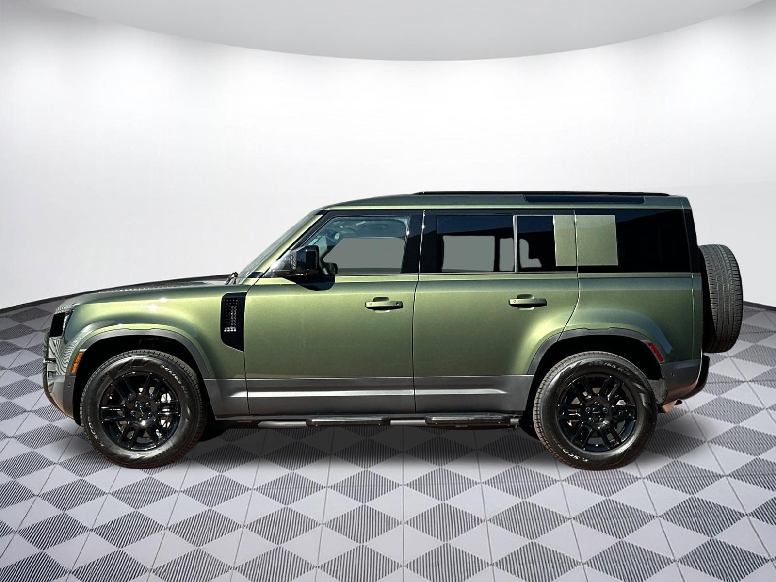 New 2026 Land Rover Defender 110 S AWD/4WD image 2