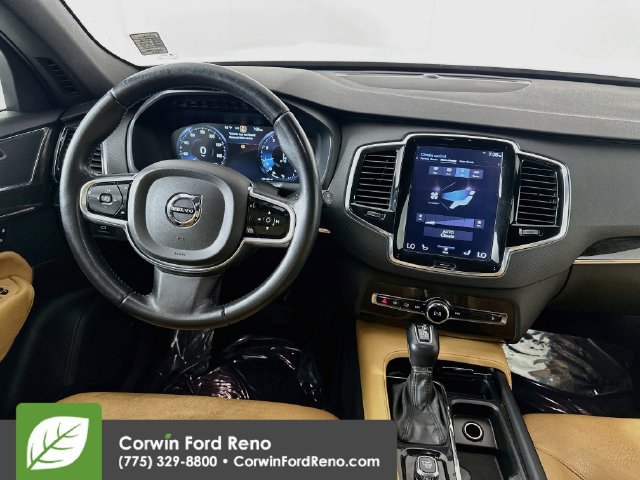 Used 2018 Volvo XC90 T6 Momentum w/ Momentum Plus Package AWD/4WD image 24