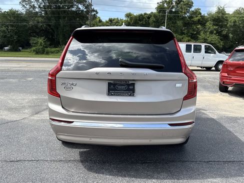 Used 2024 Volvo XC90 T8 Plus w/ Protection Package Premier image 4