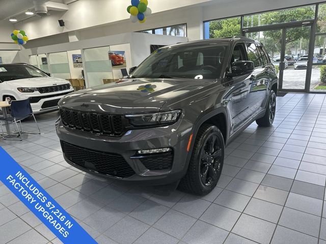 Used 2023 Jeep Grand Cherokee Limited w/ Luxury Tech Group II AWD/4WD image 19