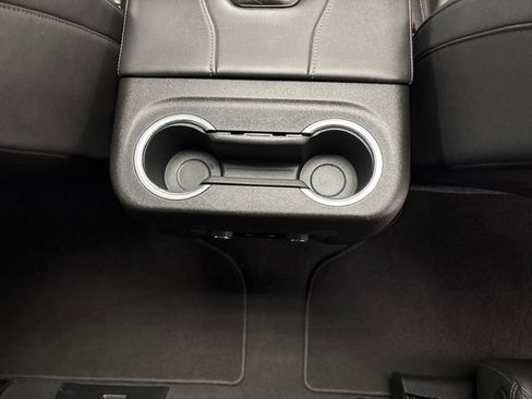 Used 2021 Chevrolet Suburban Z71 image 25