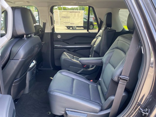 New 2027 Lincoln Navigator Reserve AWD/4WD image 7