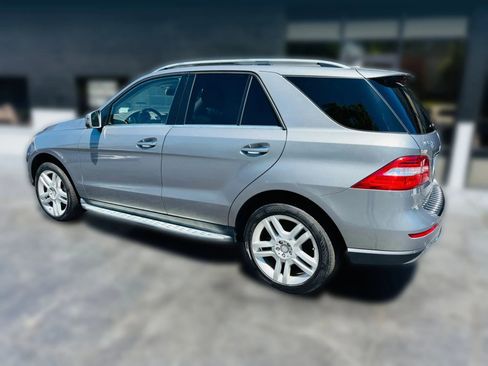 Used 2015 Mercedes-Benz ML 350 4MATIC w/ Premium 1 Package image 3