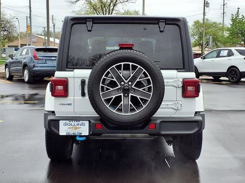 Used 2023 Jeep Wrangler Unlimited Sahara w/ Cold Weather Group AWD/4WD image 22