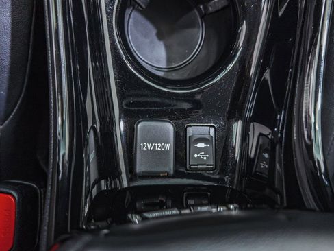 Used 2017 Toyota Prius Prime Premium image 28