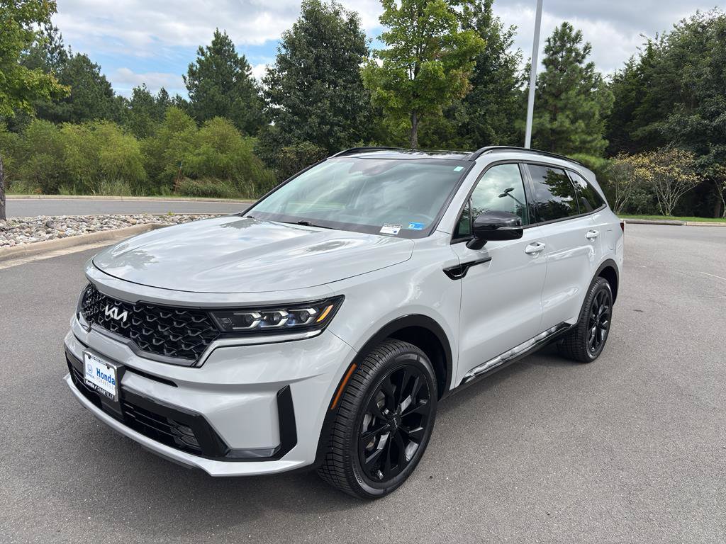 Used 2023 Kia Sorento SX AWD/4WD image 3