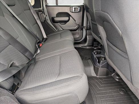 Used 2021 Jeep Wrangler Unlimited Sport image 18