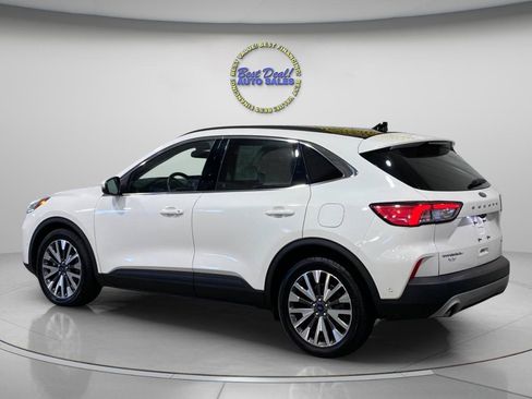 Used 2020 Ford Escape Titanium FWD image 3
