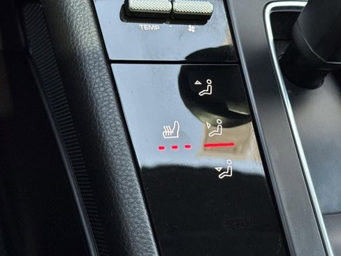 Used 2022 Porsche Macan image 20