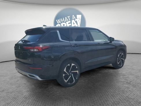 Used 2024 Mitsubishi Outlander SE AWD/4WD image 3
