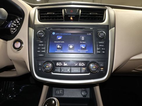 Used 2017 Nissan Altima 2.5 SL w/ 2.5 Technology Package FWD image 10
