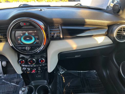 Used 2015 MINI Cooper S image 26