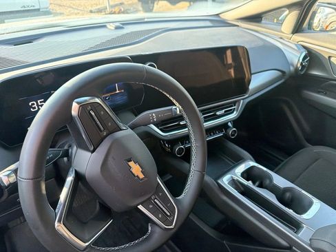 Used 2025 Chevrolet Equinox EV LT w/ Comfort Package FWD image 10