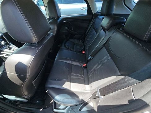 Used 2014 Ford Focus Titanium FWD image 19