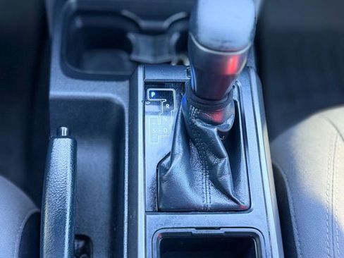 Used 2019 Toyota Tacoma TRD Off-Road image 33