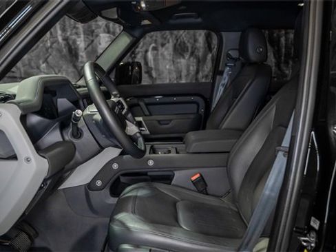Used 2022 Land Rover Defender 110 S image 3