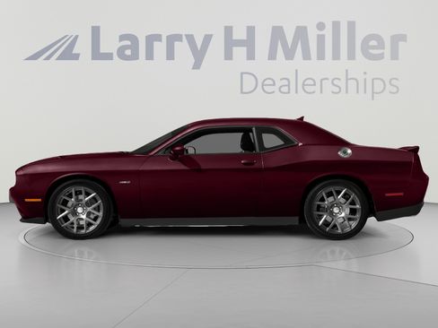 Used 2018 Dodge Challenger R/T Scat Pack w/ Leather Interior Group RWD image 5