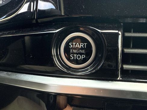 Used 2024 Nissan Pathfinder SV w/ SV Premium Package image 18