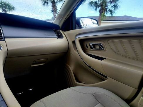 Used 2018 Ford Taurus SE FWD image 17